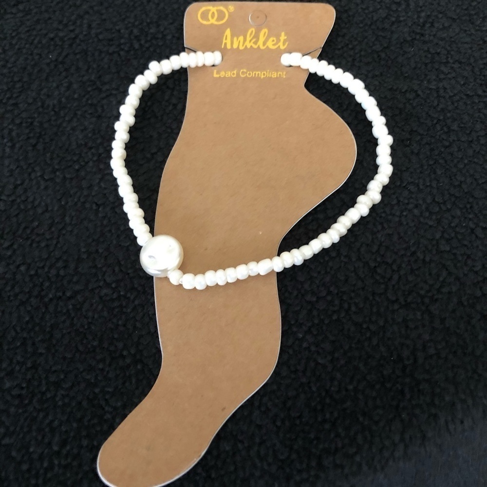 Coin Pearl and White Seed Bradley Anklet